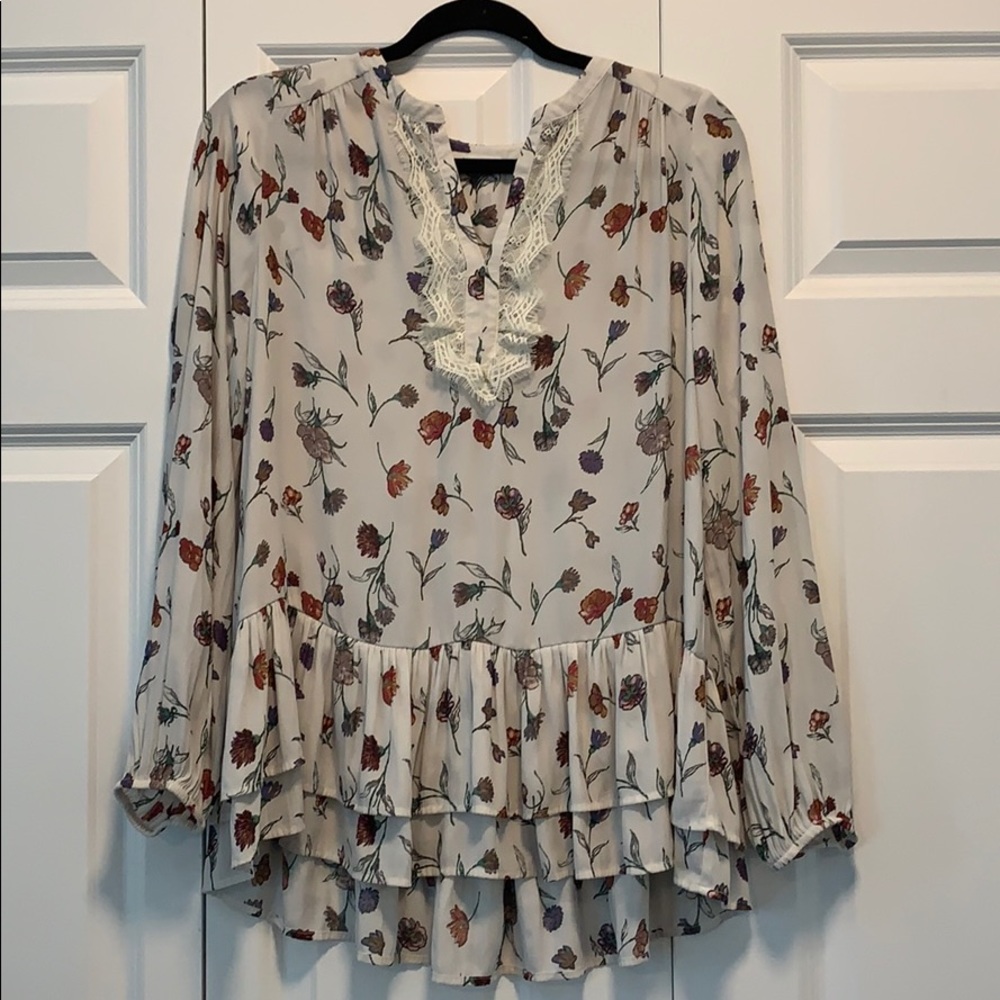 Floral Ruffled and Lace Blouse Pleione Size L